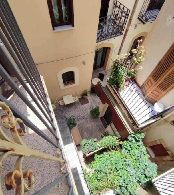 Casa Vacanze U Curtigghiu Cefalu Bagian luar foto